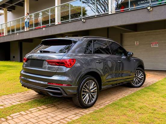 AUDI-Q3-2.0 40 TFSI GASOLINA PERFORMANCE BLACK QUATTRO TIPTRONIC AUDI-Q3-2023