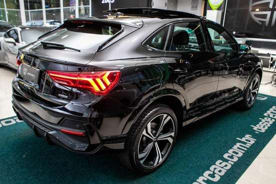 AUDI-Q3-2024