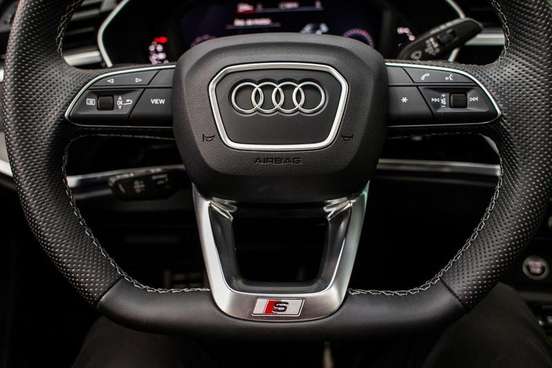 AUDI-Q3-2024