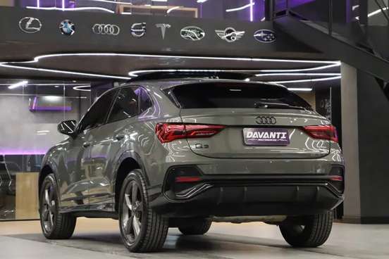 AUDI-Q3-2022