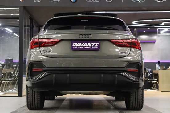 AUDI-Q3-2022