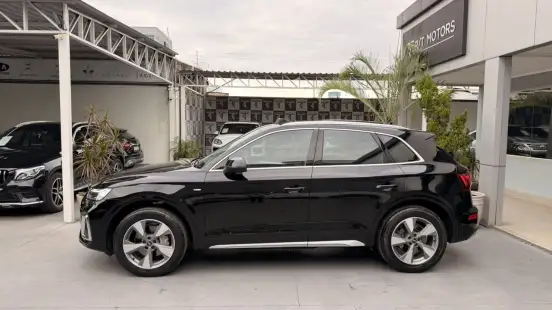 AUDI-Q5-2021