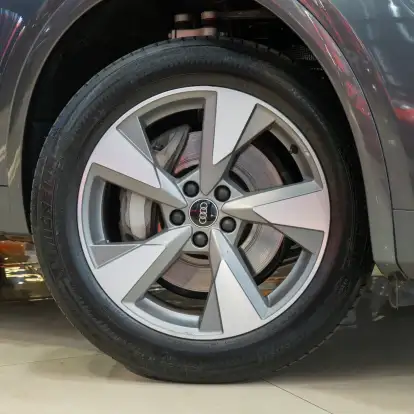 AUDI-Q5-2022