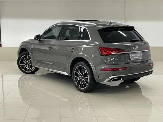 AUDI-Q5-2024