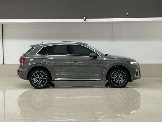 AUDI-Q5-2.0 45 TFSI GASOLINA PRESTIGE QUATTRO S TRONIC AUDI-Q5-2024