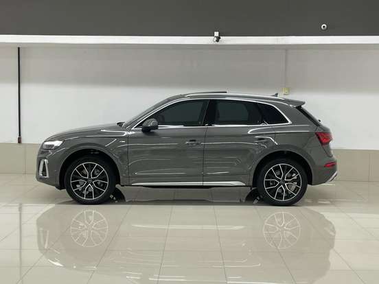 AUDI-Q5-2024