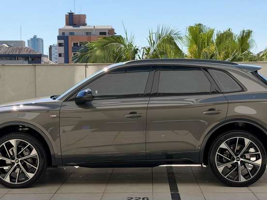 AUDI-Q5-2.0 45 TFSI GASOLINA S LINE BLACK QUATTRO S TRONIC AUDI-Q5-2024