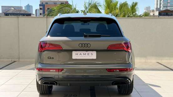 AUDI-Q5-2024