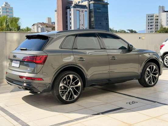 AUDI-Q5-2.0 45 TFSI GASOLINA S LINE BLACK QUATTRO S TRONIC AUDI-Q5-2024
