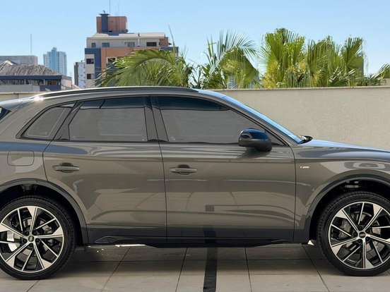 AUDI-Q5-2.0 45 TFSI GASOLINA S LINE BLACK QUATTRO S TRONIC AUDI-Q5-2024