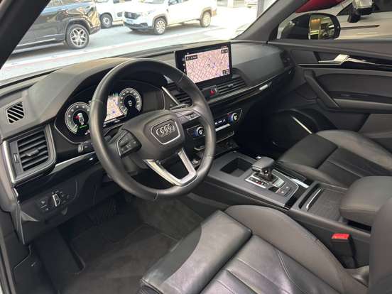 AUDI-Q5-2022