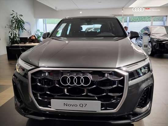 AUDI-Q7-2026