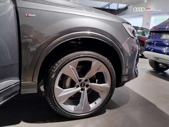 AUDI-Q7-2026