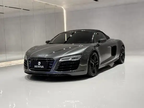 AUDI-R8-2015