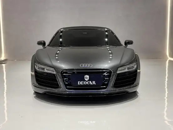 AUDI-R8-2015