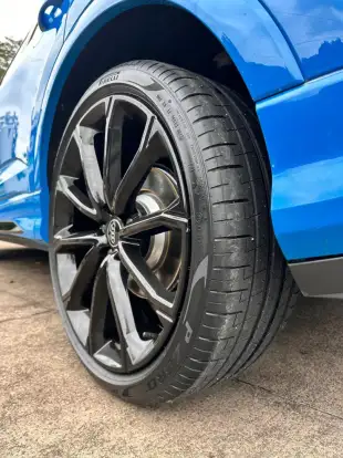 AUDI-RS Q3-2021