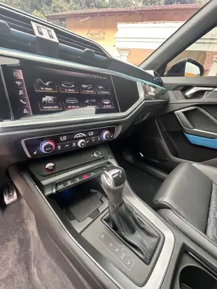 AUDI-RS Q3-2021