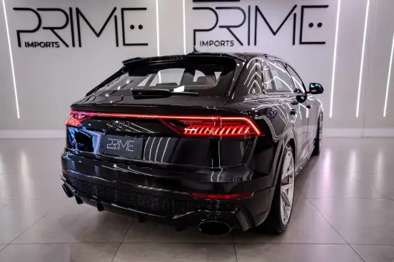 AUDI-RS Q8-2020