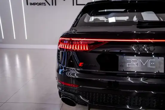 AUDI-RS Q8-2020