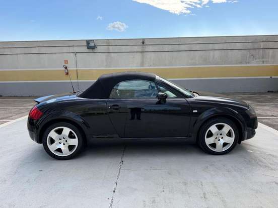 AUDI-TT-2000