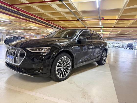 Audi E-Tron Elétrico Performance Quattro