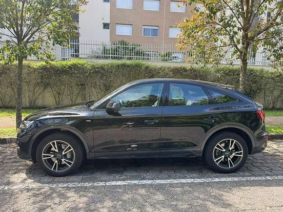 AUDI-Q5-2022