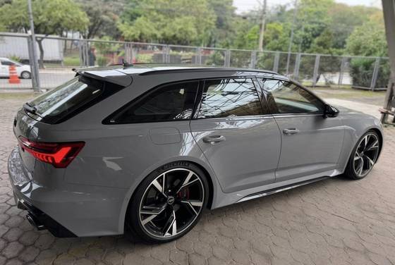 Audi RS6 4.0 Avant V8 Twinturbo Mhev Tiptronic