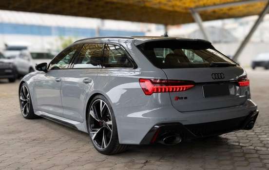 AUDI-RS6-2020