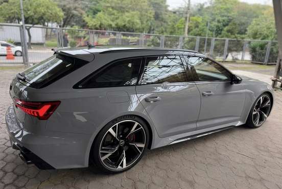 AUDI-RS6-2020