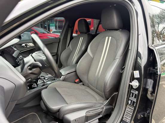 BMW-118i-2019