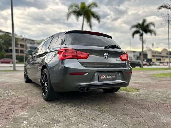 BMW-120i-2016