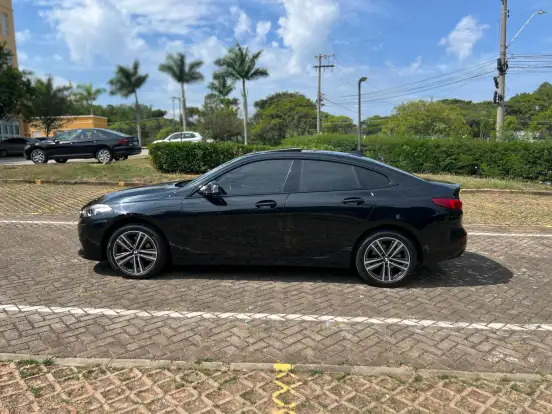 BMW-218i-2022