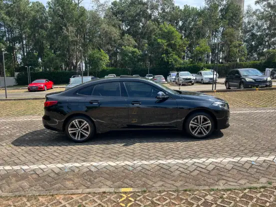 BMW-218i-2022
