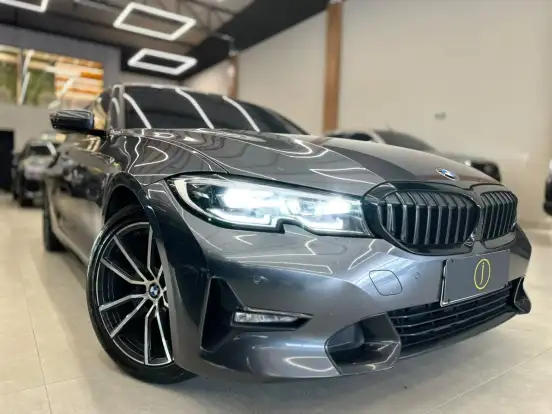 BMW-320i-2022