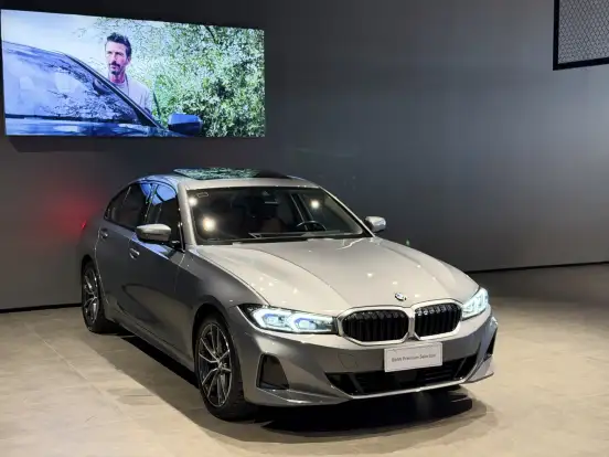 BMW-320i-2024