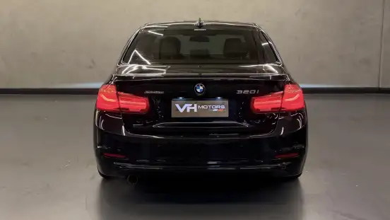 BMW-320i-2016