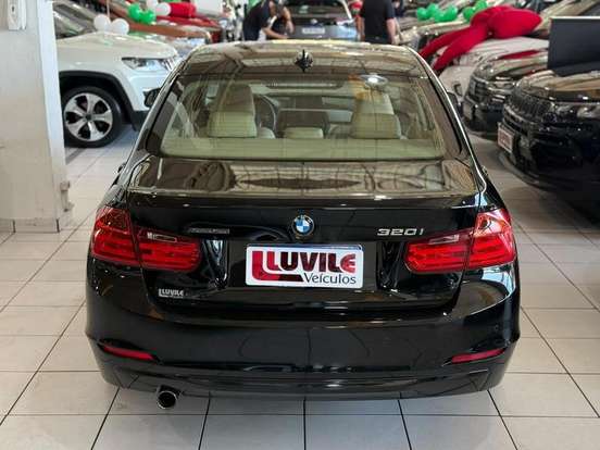 BMW-320i-2015