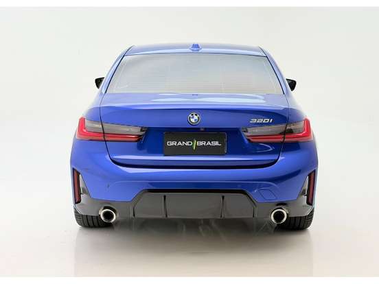 BMW-320i-2024