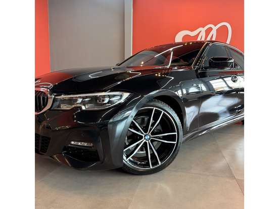 BMW-320i-2022
