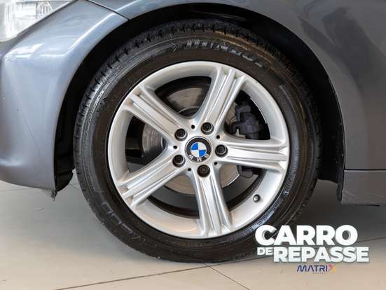 BMW-320i-2015