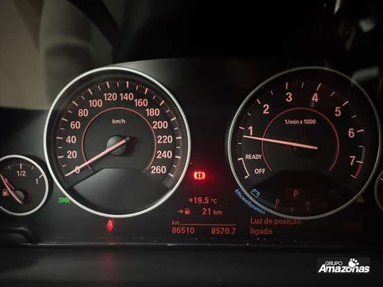 BMW-320i-2017