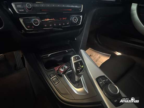 BMW-320i-2017