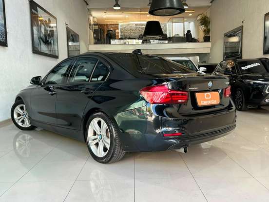 BMW-320i-2017