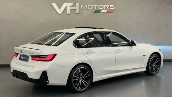 BMW-330e-2022