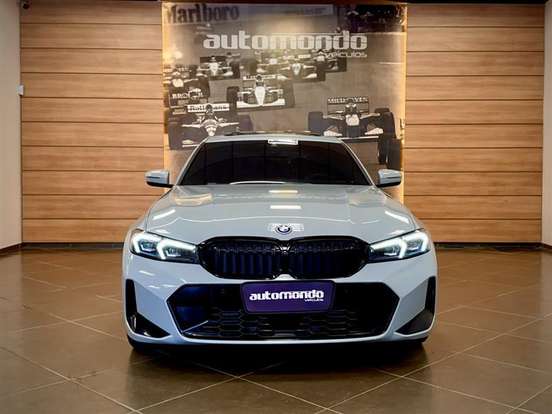 BMW-330e-2023