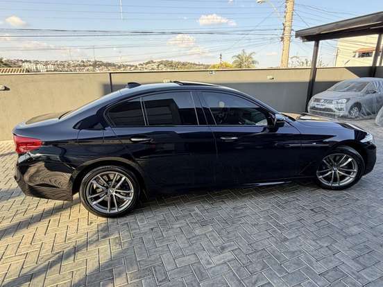 BMW-530i-2.0 16V TURBO GASOLINA M SPORT AUTOMÁTICO BMW-530i-2017