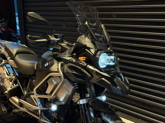 BMW-R 1250 GS ADVENTURE PREMIUM TRIPLE BLACK-2023