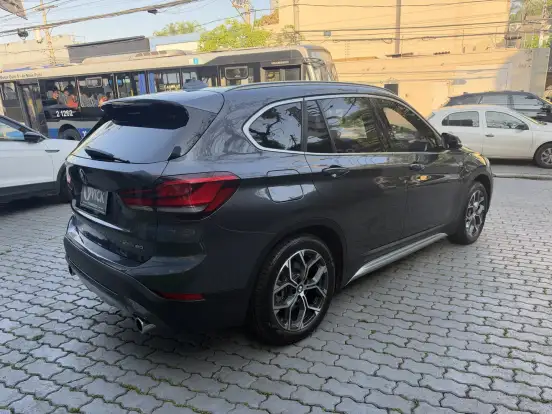 BMW-X1-2021