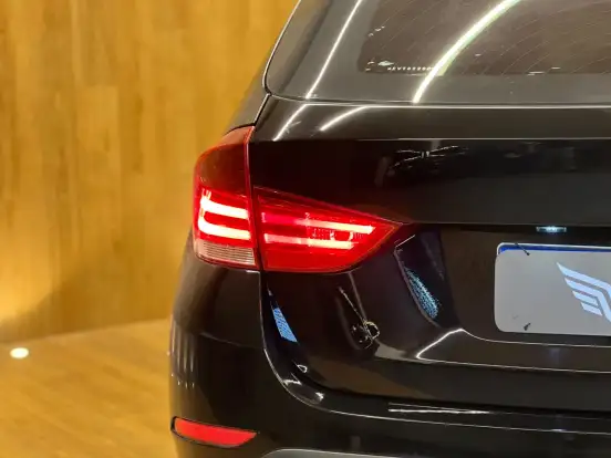 BMW-X1-2.0 16V TURBO GASOLINA SDRIVE20I 4P AUTOMÁTICO BMW-X1-2014