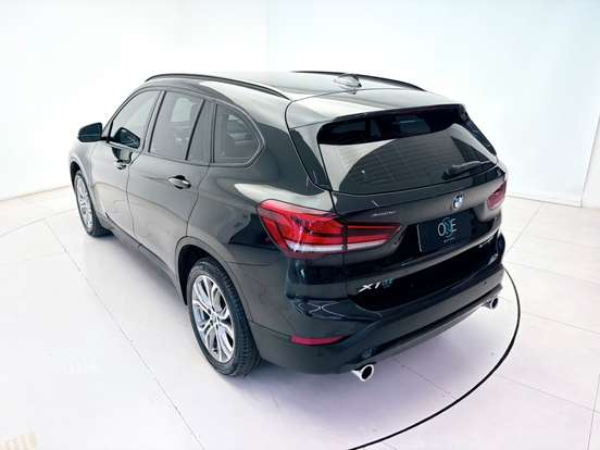 BMW-X1-2021